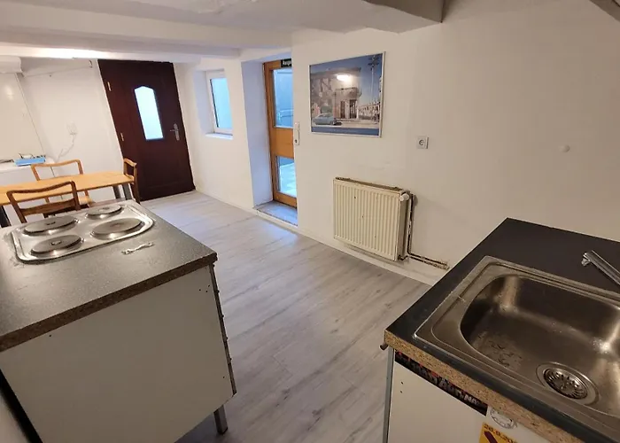 Zentrales Fuer Bis Zu 8 Personen Mit Bis Zu 4 Schlafzimmern Im Fachwerk Daire *